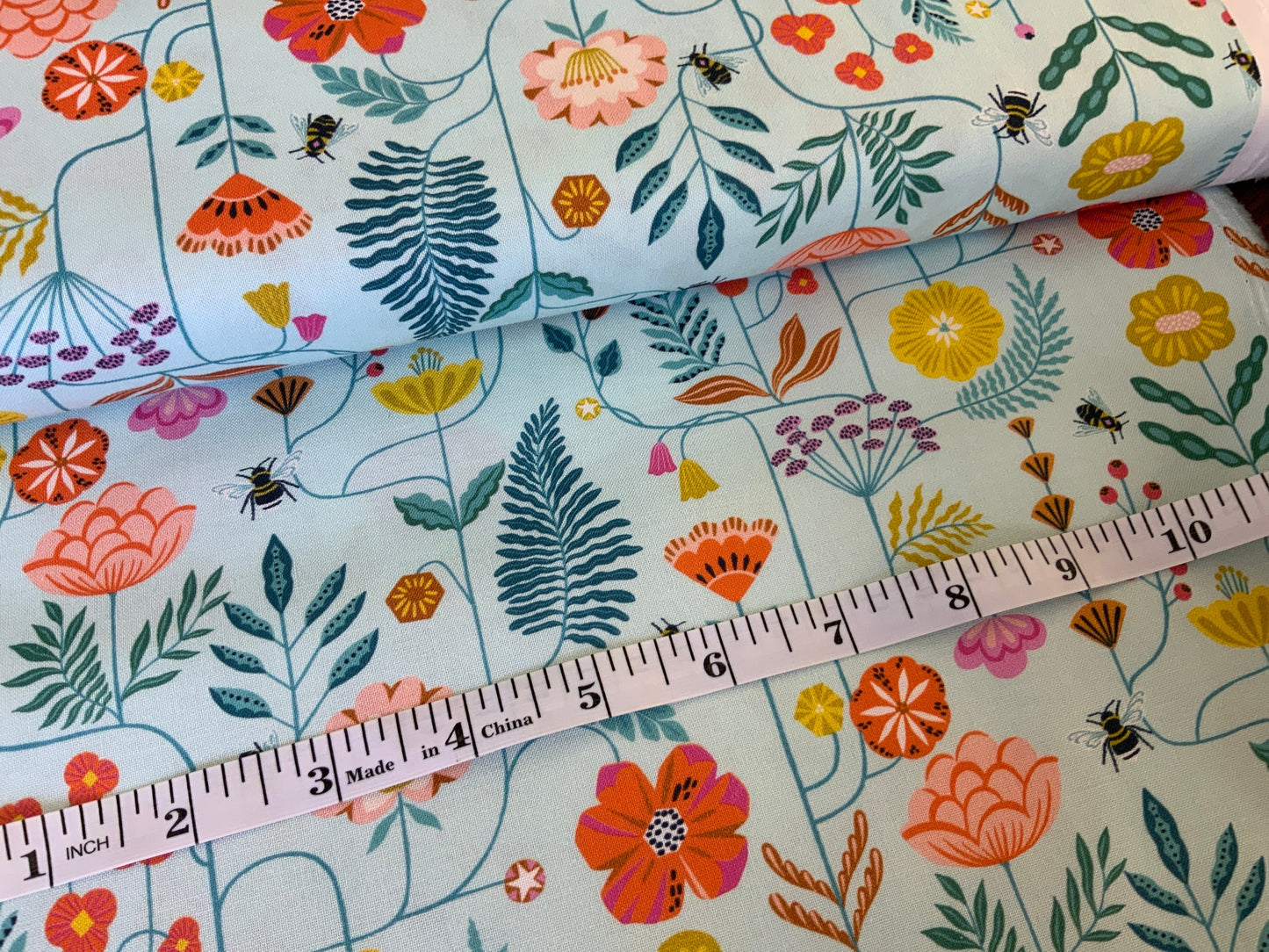 flut-2081-dashwood-studios-bright-spring-fabric-mint-mint-flower-garden-bees