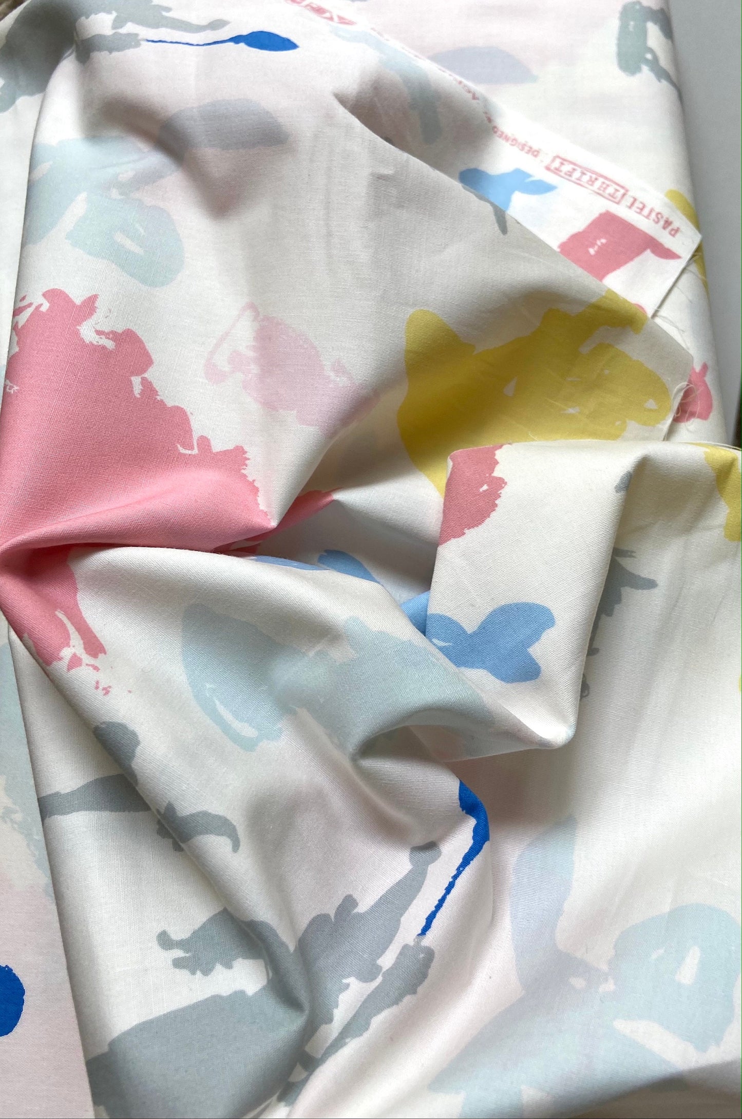 porcelain-prism-pst-75500-cotton-fabric-agf-playful-warm-color-splashes