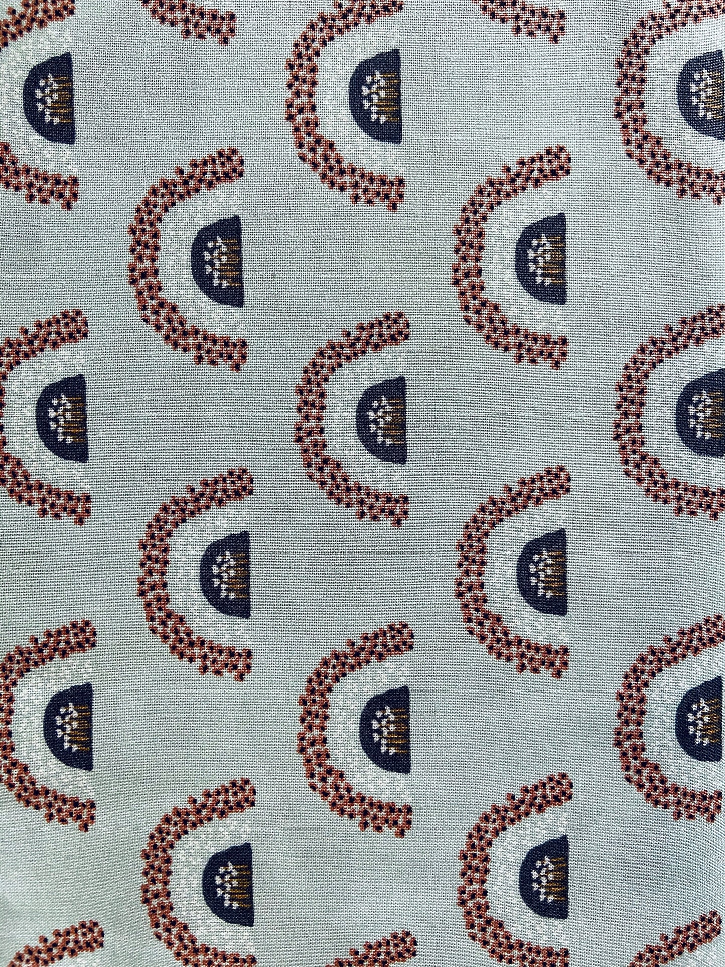 flower-hills-cotton-fabric-white-rain-floral-quilt-44-wide