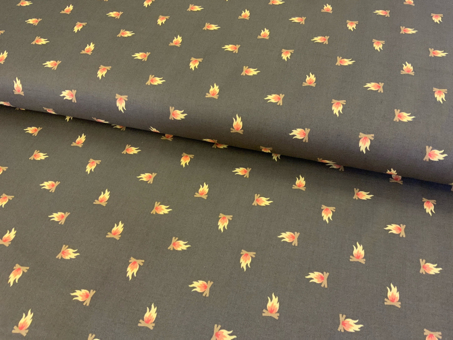 campfire-fabric-camping-crew-wood-fire-print-cotton-and-steel