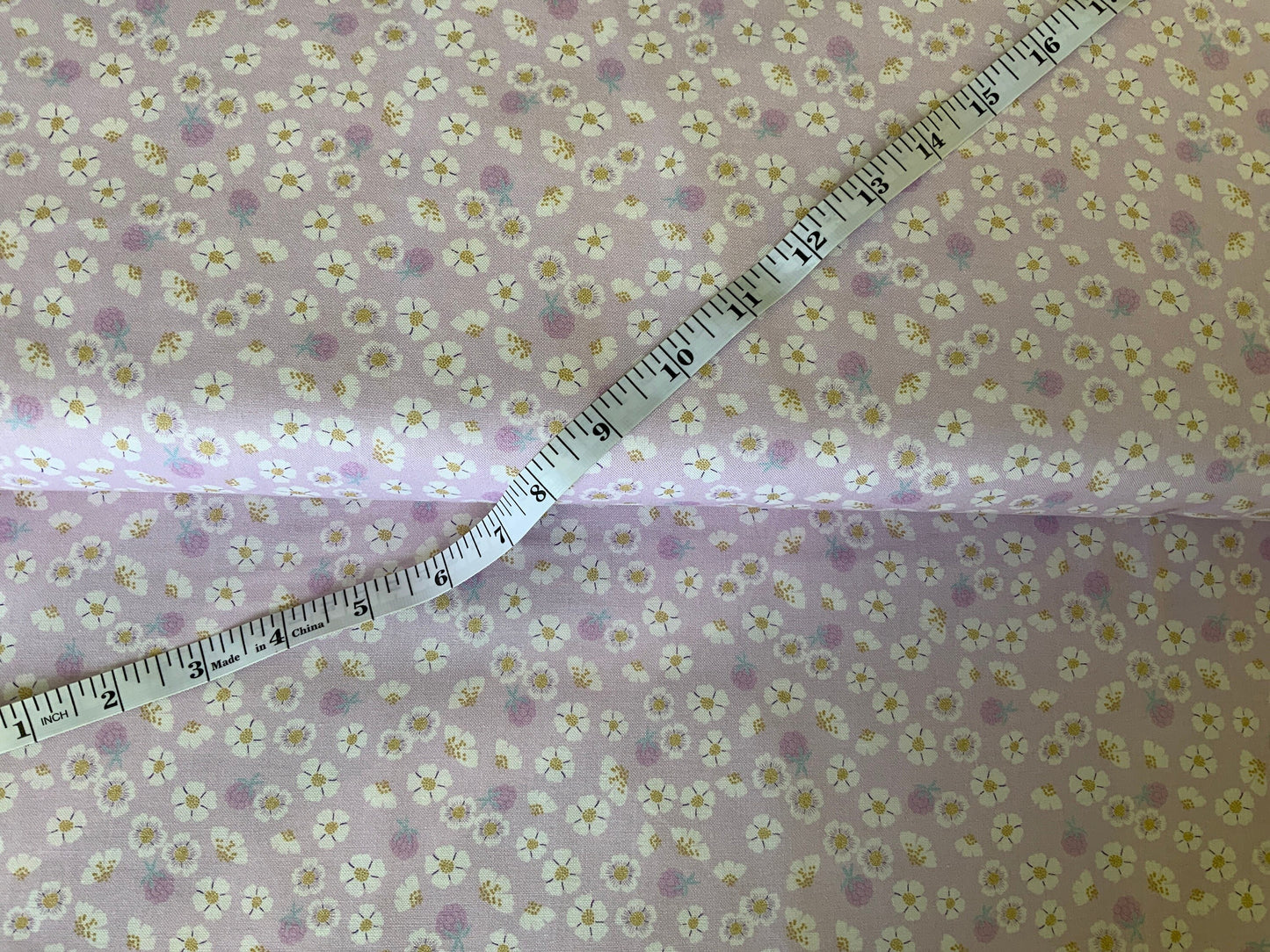 candy-dear-stella-d2644-lilac-berries-dear-stella-fabric-lavender-flowers