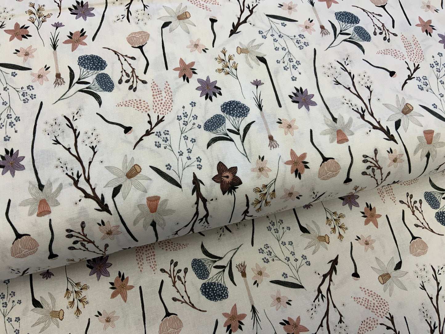 trek-white-90795-10-floral-figo-fabrics-white-wildflower