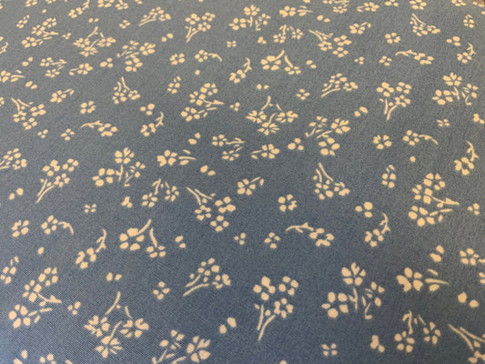 true-blue-fabric-by-the-yard-apparel-fabrics-agf-tbl89510-classic-blue-flower