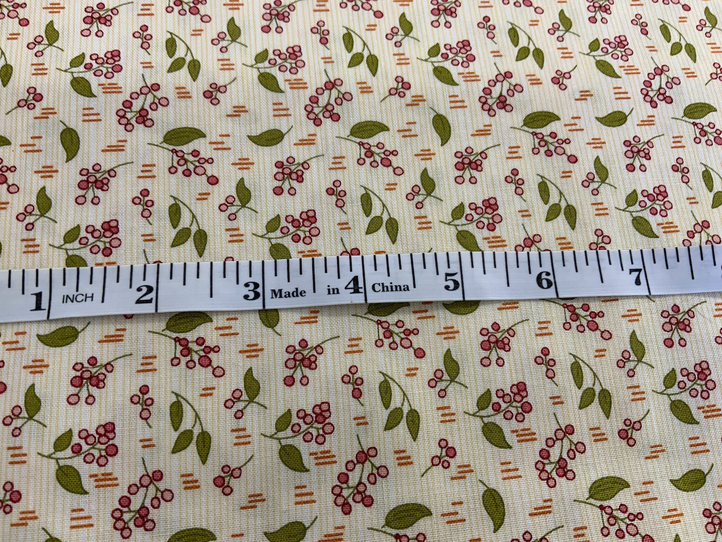 eqp-pieces-of-time-pot220101-merry-berry-cream-spring-berries