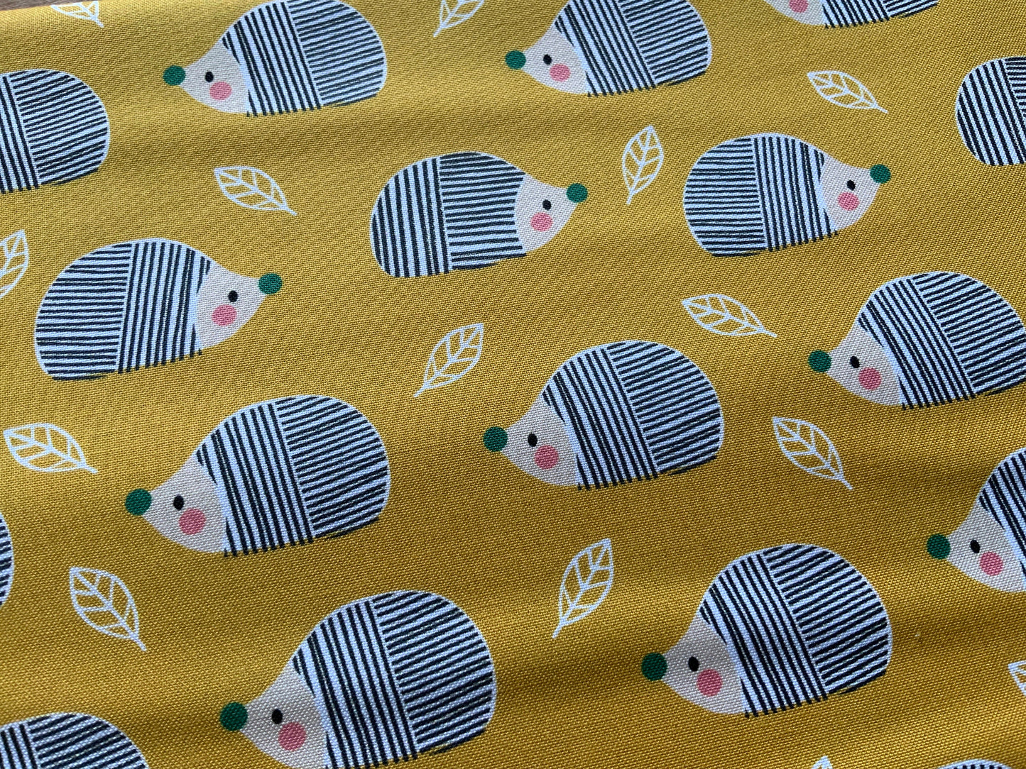 acorn-1864-forest-leaves-cotton-fabric-woodland-hedgehog-print