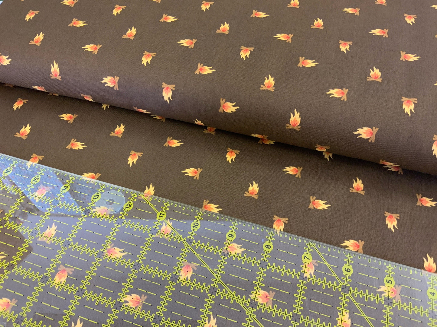 campfire-fabric-camping-crew-wood-fire-print-cotton-and-steel