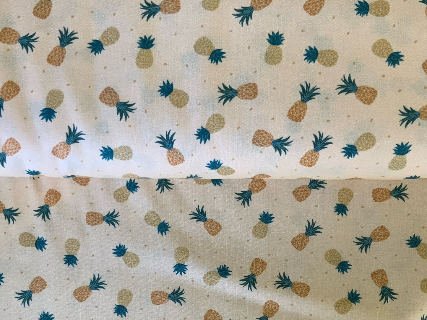 yellow-pineapple-golden-quilting-cotton-tropical-fruit-hawaii-fabric