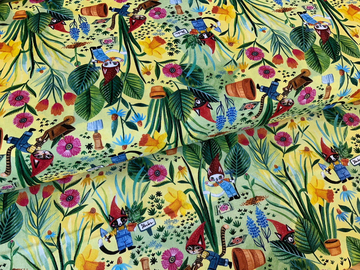 green-gnome-cotton-fabric-dear-stella-dmb2733-42-44-wide