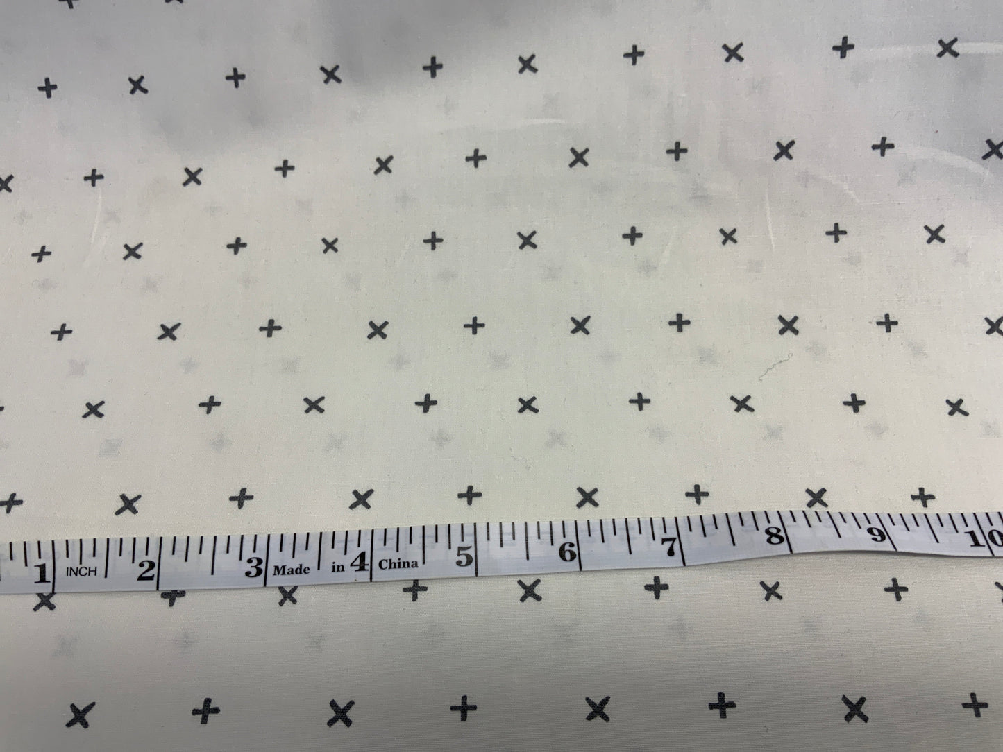 wonderland-fabric-wnd-1538-by-the-yard-fabric-100-cotton-gray-x-agf