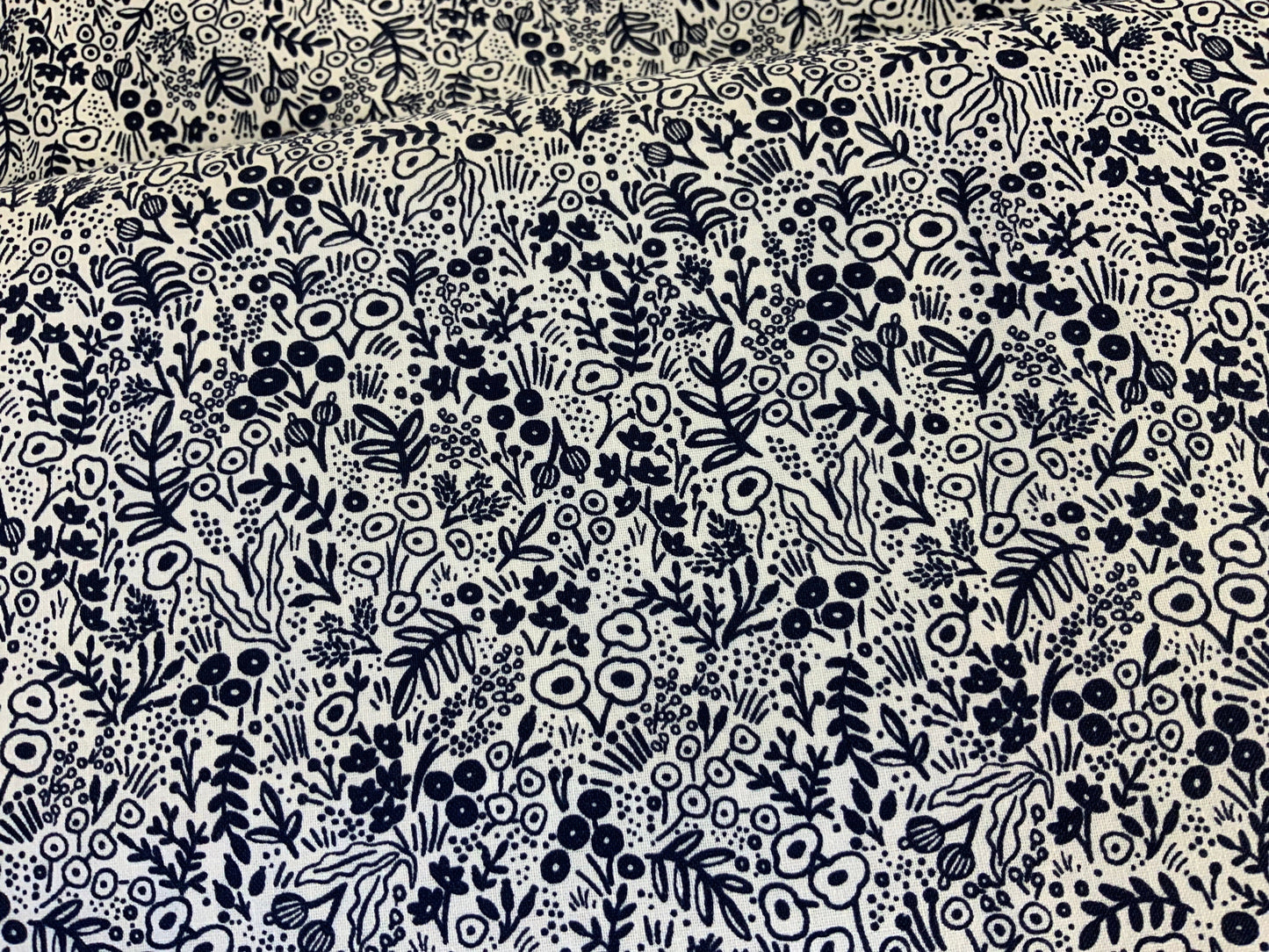 basics-rp500-na4-cotton-steel-basics-dainty-black-floral