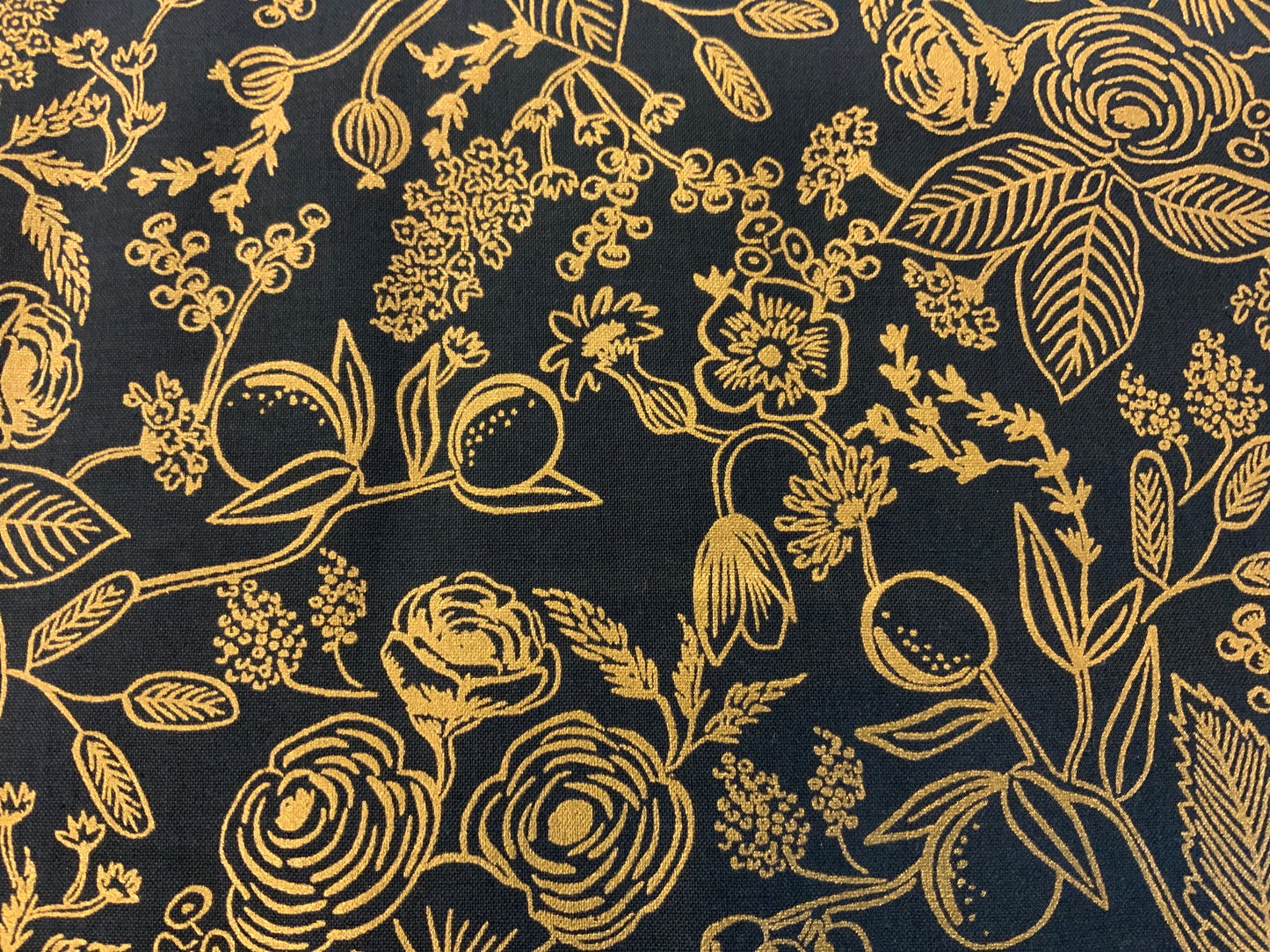 holiday-classics-rp610-ev1m-rifle-paper-co-christmas-collection-holiday-fabric-golden-flowers