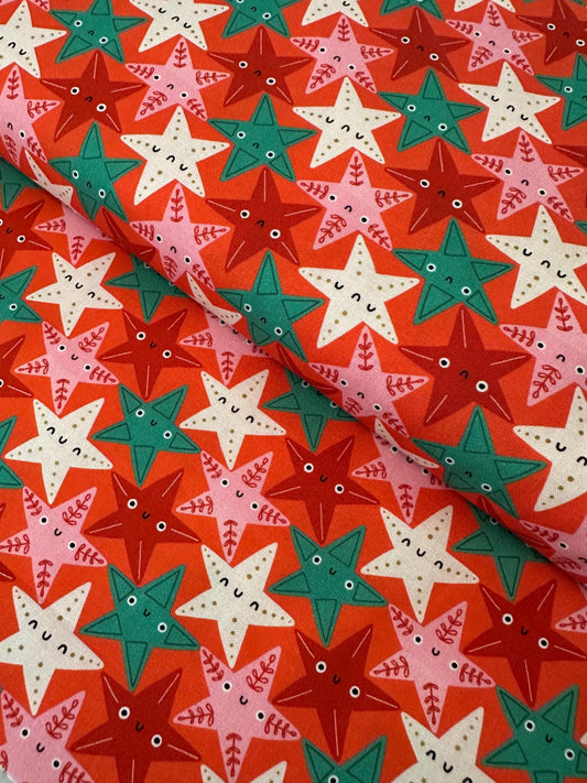 christmas-oh-what-fun-jess-moorhouse-christmas-stars-green-and-red-stars-fabric-christmas-fabric-holiday-fabric-dashwood-studios-ofun-2209