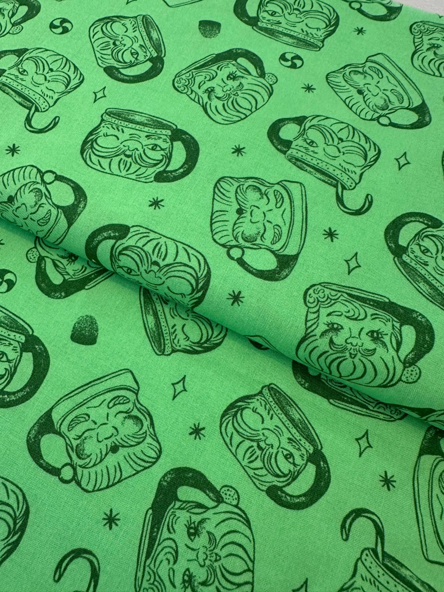green-santa-mugs-fabric-kitschmas-holiday-cotton