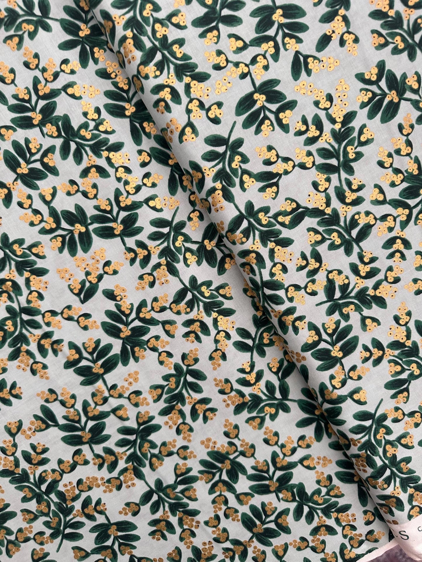 rifle-paper-co-mistletoe-fabric-mint-metallic-holiday-classics-cotton